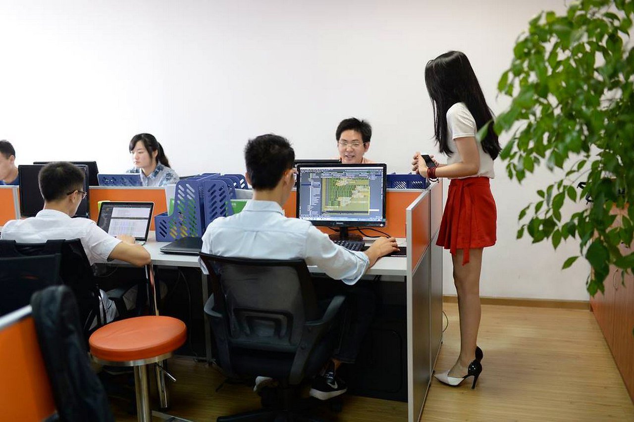 https://Rongttai.com/wp-content/uploads/2024/06/1687073105_en-idei-club-p-china-office-workers-dizain-55.jpg